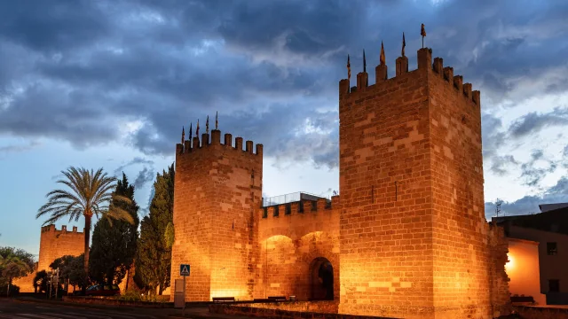 Porte de Sant Sebastià, dans les murailles d’Alcúdia.