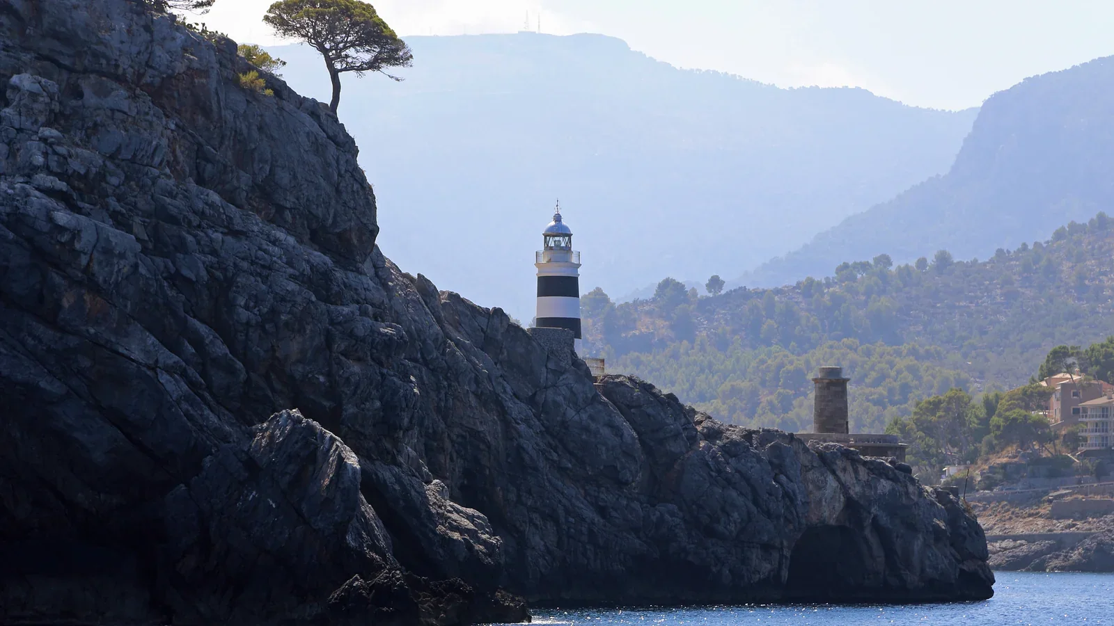 L’entrée de la baie du Port de Sóller et les reliefs de la Tramuntana.