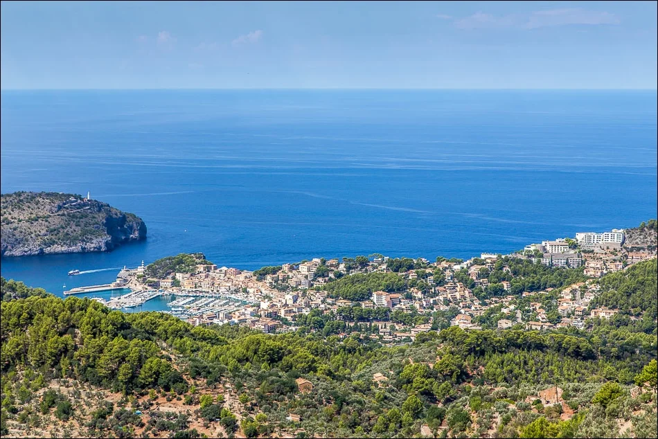 La baie de Port de Sóller depuis Ses Barques