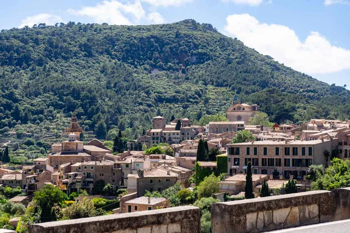 Point de vue sur le village de Valldemossa.