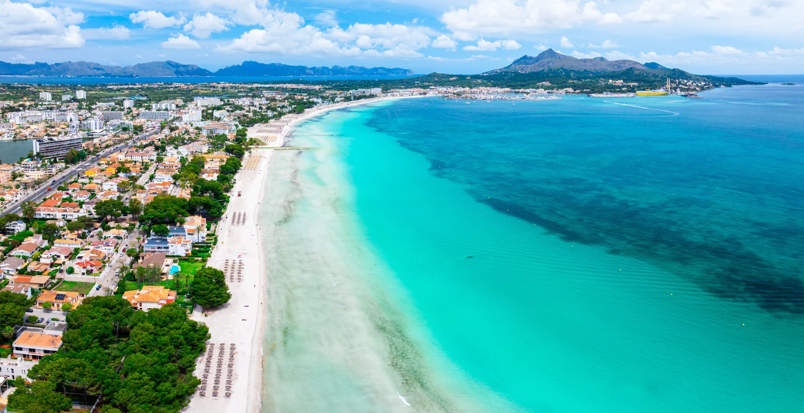 Playa de Muro, le sable clair et la baie turquoise
